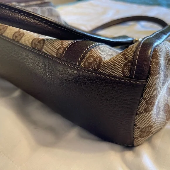 GUC Gucci Monogram Canvas Abbey Handbag - Picture 3 of 16